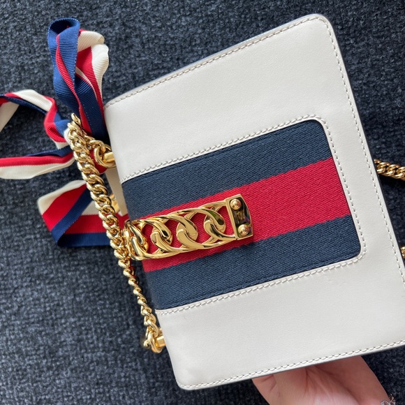 Super good condition Gucci sylvie bag small - Picture 3 of 11